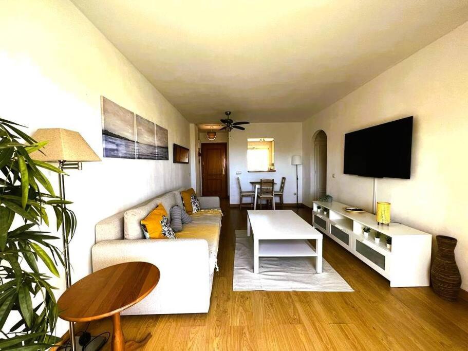 Apartment Close To Marbella Bagian luar foto